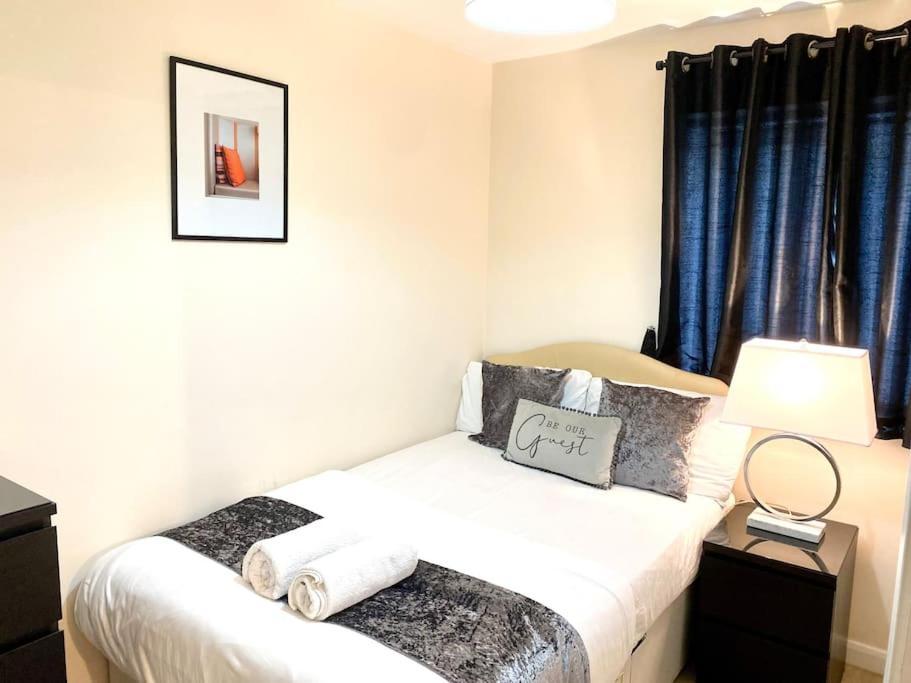 Amazing 2-Bed City Centre Apt With Parking Coventry Exteriör bild