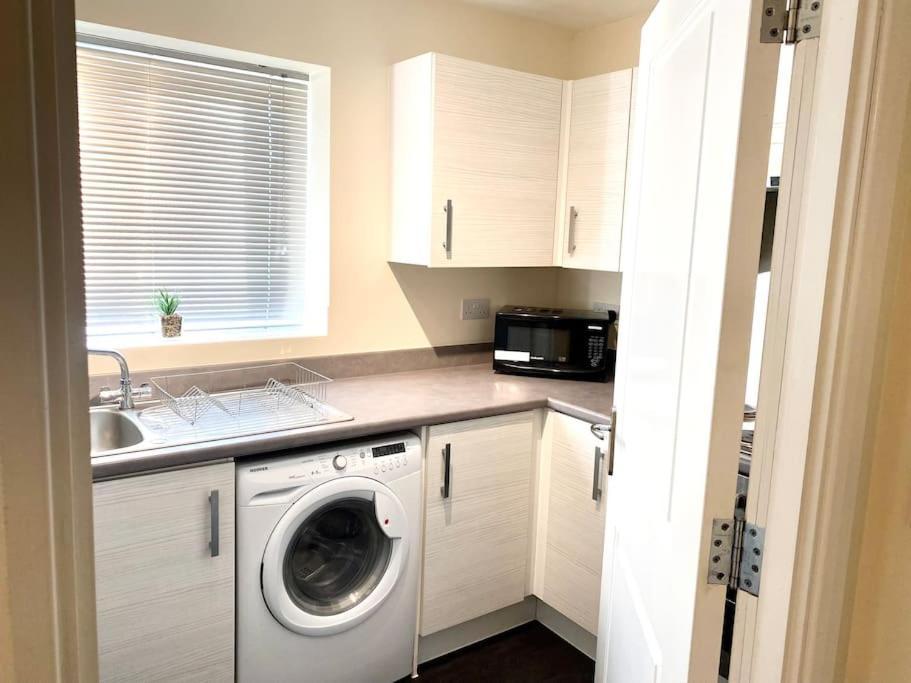 Amazing 2-Bed City Centre Apt With Parking Coventry Exteriör bild