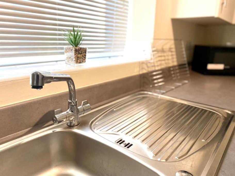 Amazing 2-Bed City Centre Apt With Parking Coventry Exteriör bild
