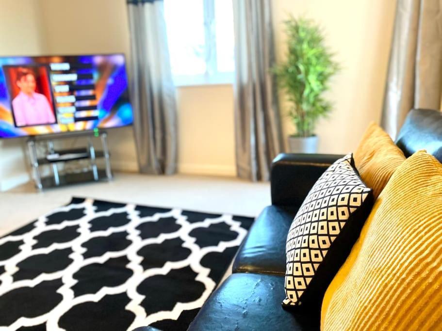 Amazing 2-Bed City Centre Apt With Parking Coventry Exteriör bild